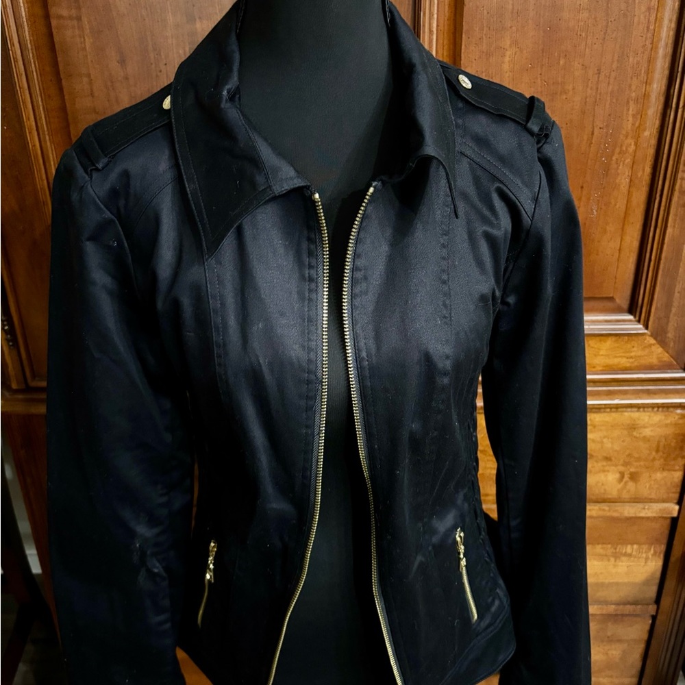 “Guess” brand SIZE L - Black Women's Jacket
